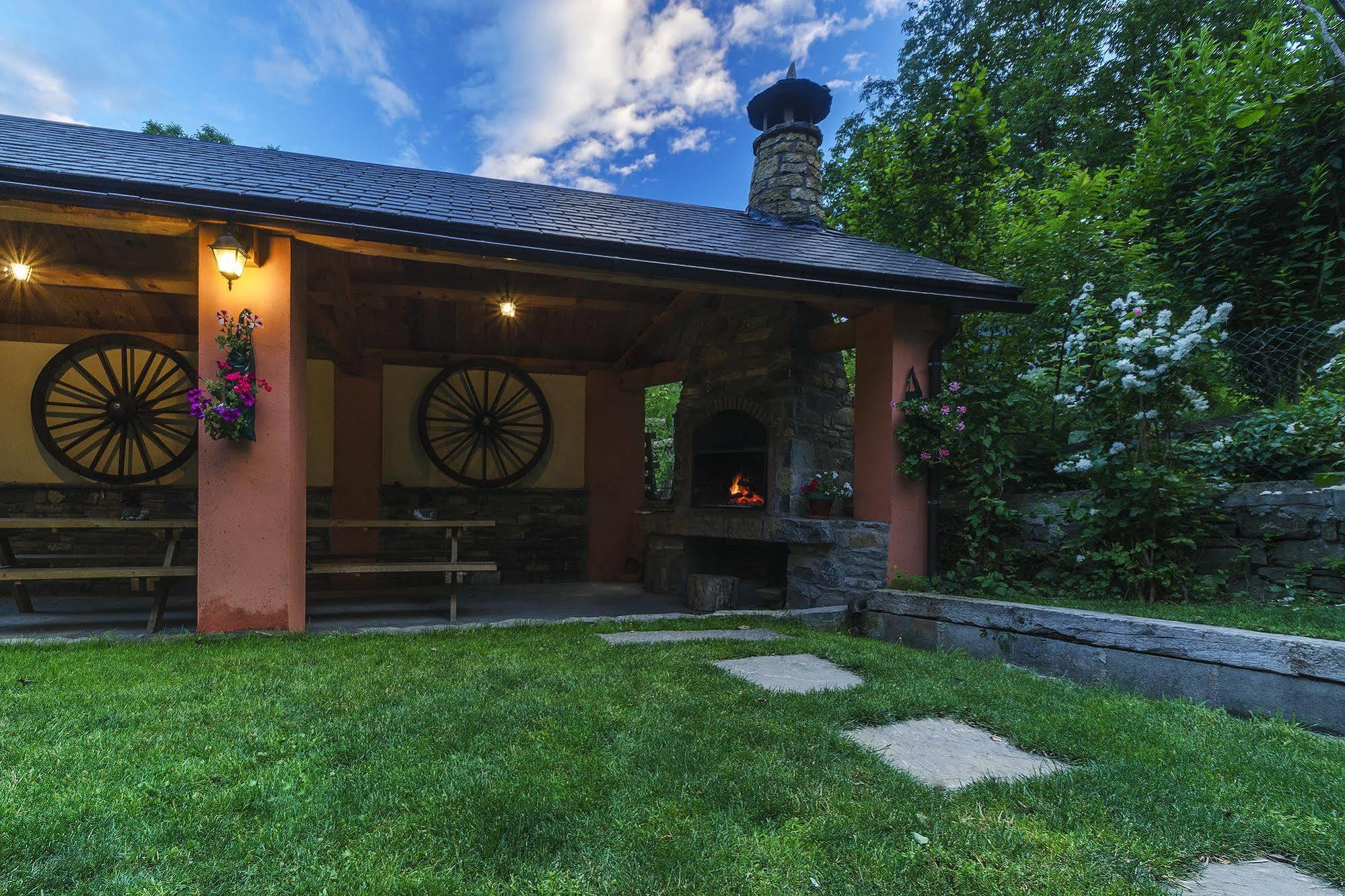 Casa Martin Ordesa Guest House Sarvise Bagian luar foto